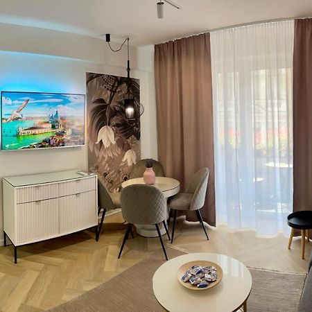 Jeny Boutique Apartment Târgu-Mureş Екстериор снимка
